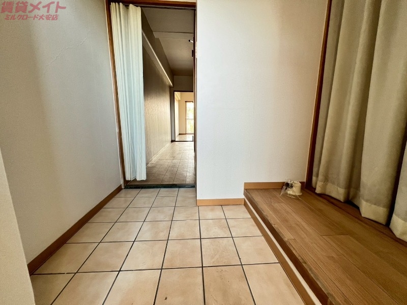 玄関　別部屋参考写真です
