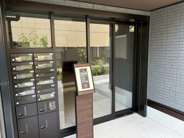 エントランス　※建築中の為、実際のお部屋と仕様が異なるケースがございます。