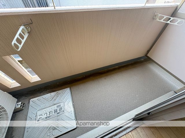 地下鉄御堂筋線 新大阪駅 徒歩5分 8階建 築24年の内装写真