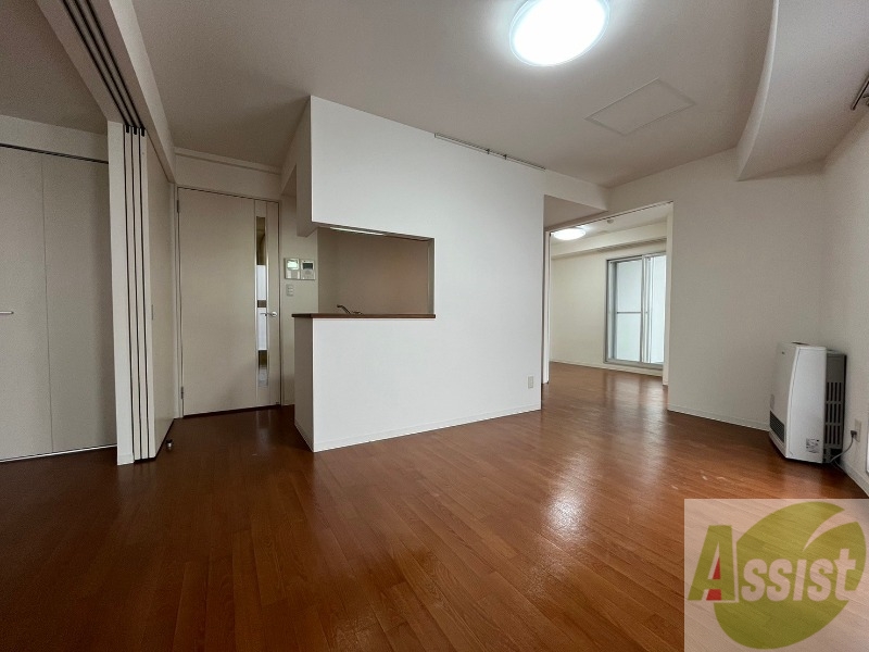 居室・リビング　広くてキレイなお部屋が広がっていて、充実した生活が送れそう。