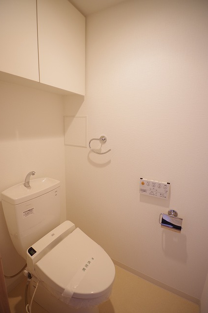トイレ　※同じ間取りの別のお部屋の写真です。