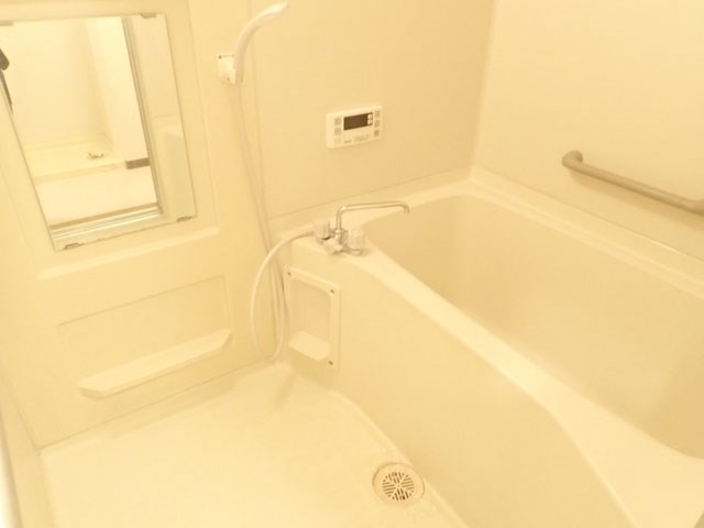 バス・シャワールーム　追い焚き付きでいつでも温かいお風呂に浸かれます☆（イメージ）