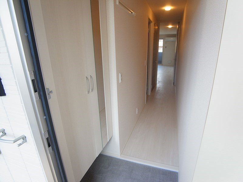 玄関　同物件別部屋参考写真