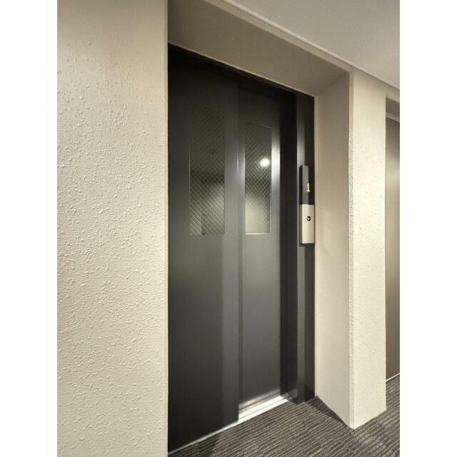 ロビー　エレベーター