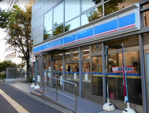 コンビニ　ローソン 西早稲田駅前店（コンビニ）まで228m