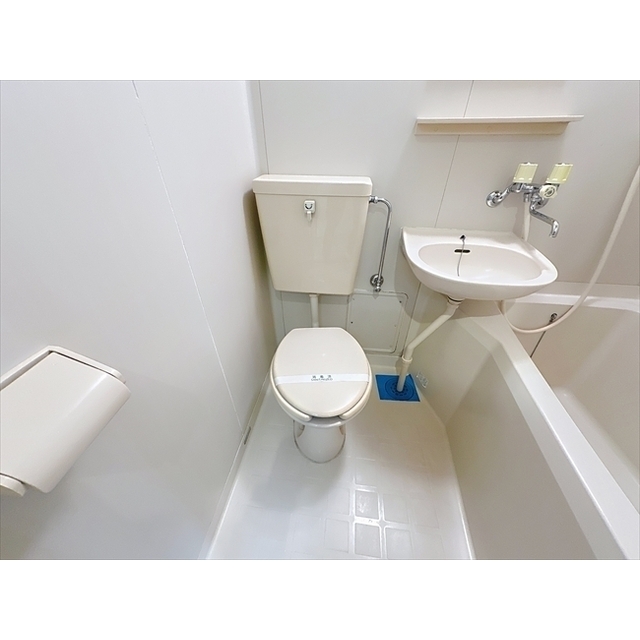 トイレ　３点ユニットのトイレはお掃除が楽です