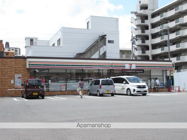コンビニ　セブンイレブン（コンビニ）まで240m