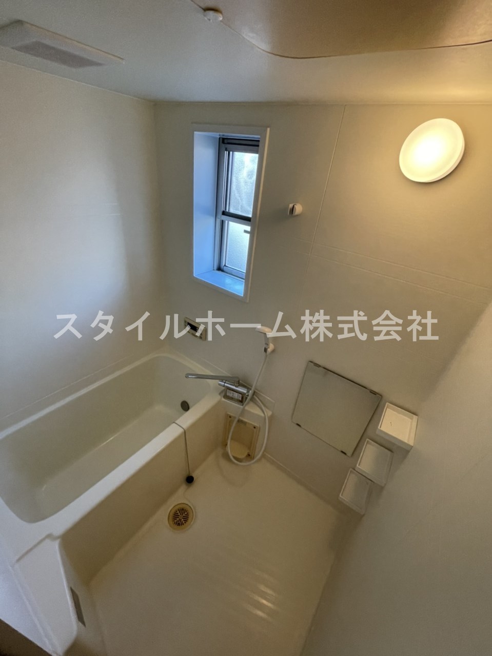 バス・シャワールーム　別部屋写真です。