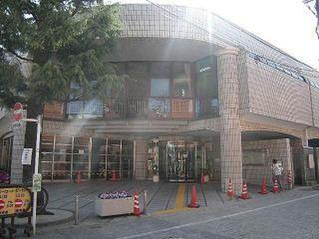 図書館　世田谷区立尾山台図書館（図書館）まで72m
