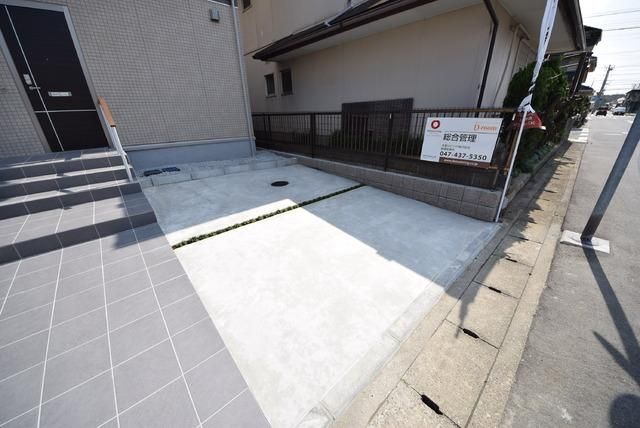 駐車場　敷地内駐車場