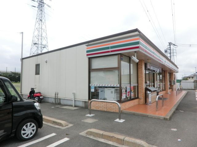 コンビニ　セブンイレブン（コンビニ）まで330m