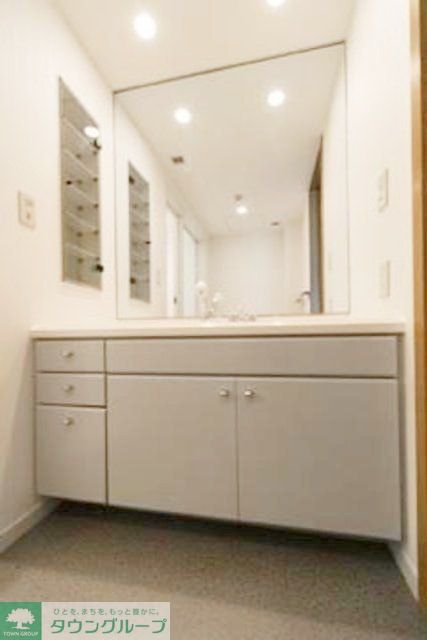 玄関　※写真は同タイプ住戸です。