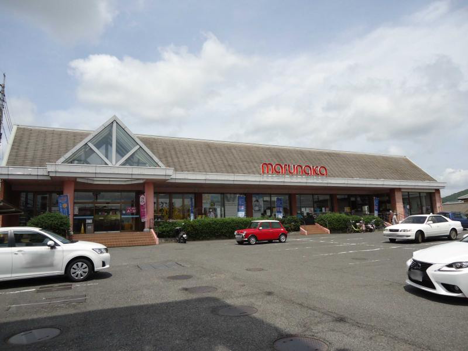スーパー　マルナカ雄町店（スーパー）まで874m