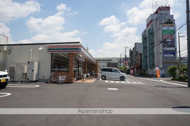 コンビニ　セブンイレブン（コンビニ）まで855m