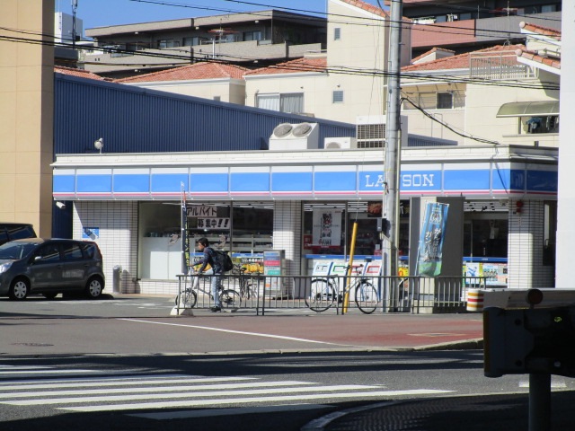 コンビニ　ローソン沢良宜西一丁目店（コンビニ）まで98m