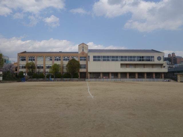 小学校　神戸市立本山第一小学校（小学校）まで512m