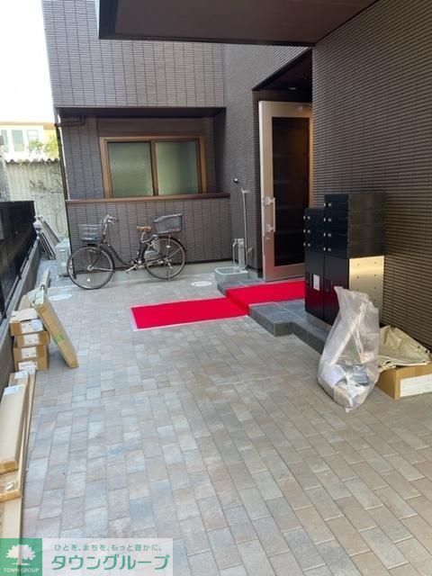 エントランス　★お問い合わせはタウンハウジングまで★