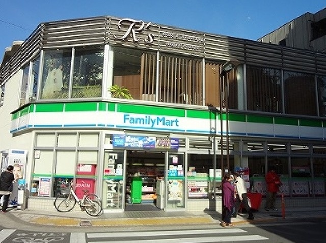 コンビニ　ファミリーマート中延二丁目店（コンビニ）まで228m