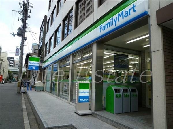 コンビニ　ファミリーマート南船場一丁目店（コンビニ）まで250m