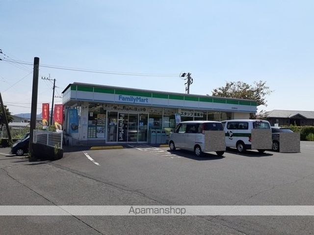 コンビニ　ファミリーマート姶良東餅田店（コンビニ）まで140m