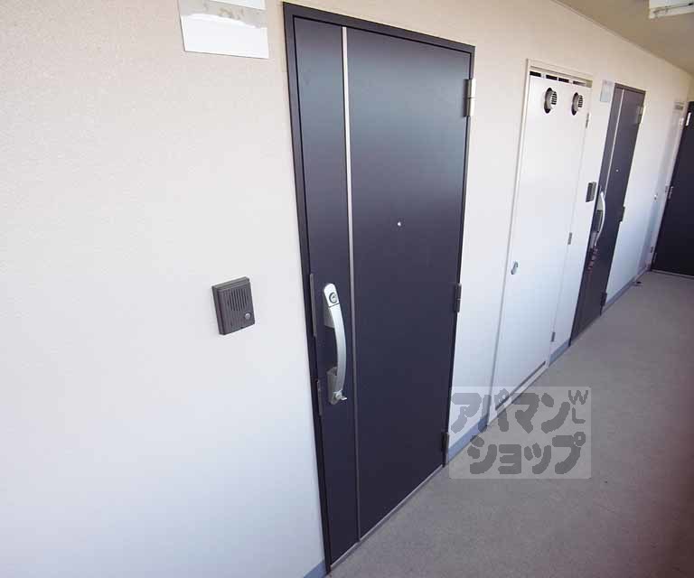 その他設備　玄関扉の写真です。