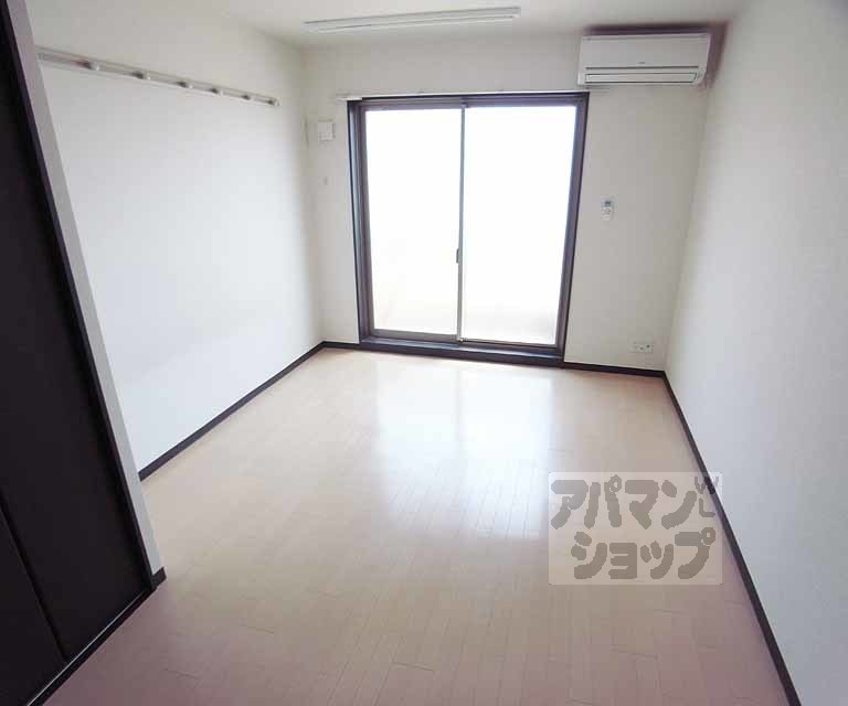 居室・リビング　南向きのお部屋です。
