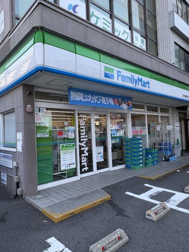 コンビニ　ファミリーマート 三河安城駅前店（コンビニ）まで238m