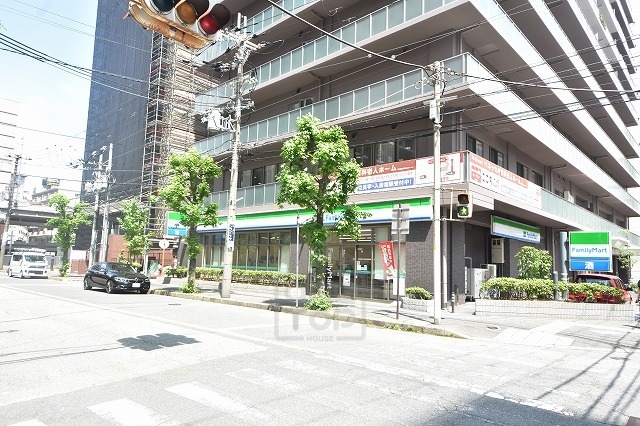 コンビニ　ファミリーマート　吹田千里山高塚（コンビニ）まで341m