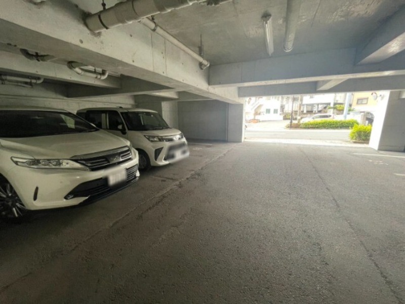 駐車場　駐車場