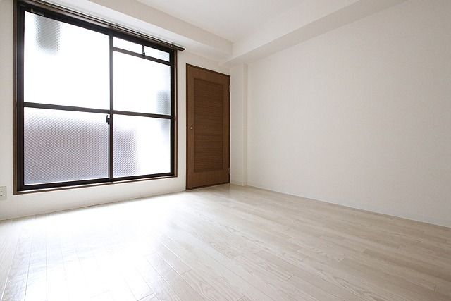 ノールプレール新町の居間写真