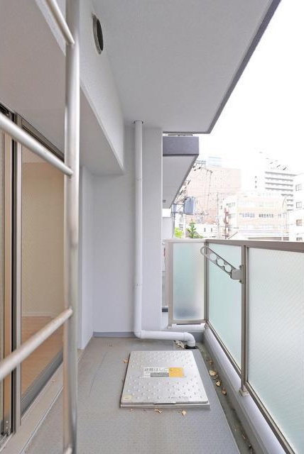 バルコニー　同物件別部屋写真