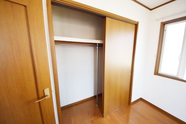 収納　★棚付きの収納です★