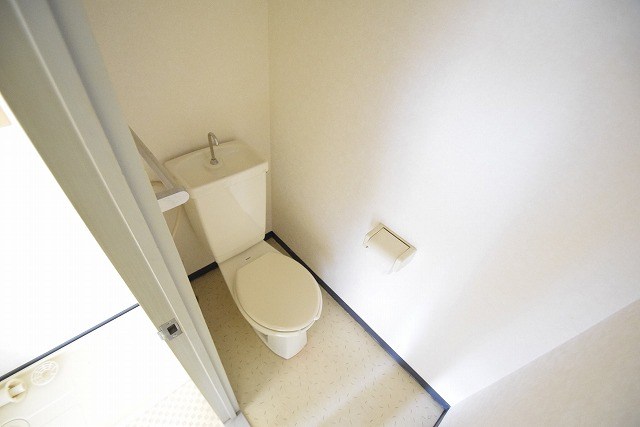 トイレ　別部屋参考写真