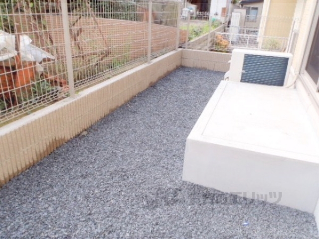 バルコニー　ひろーい専用庭です・