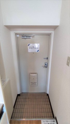 玄関　シューズ収納あります