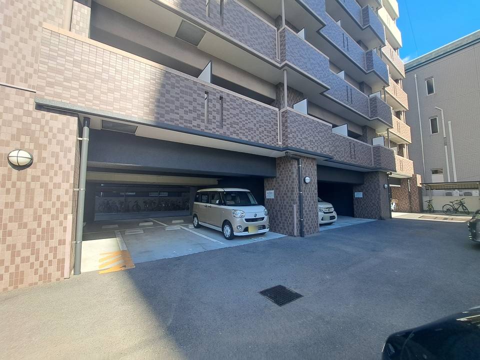 駐車場　駐車場