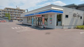 コンビニ　ローソン札幌北25東七丁目店（コンビニ）まで290m