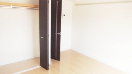 その他　居室はフローリングタイプ