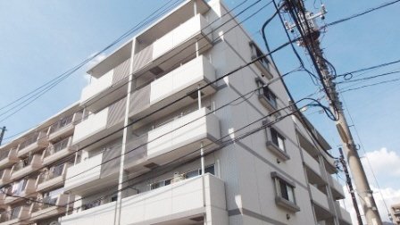 建物外観　タイル貼りの外観です