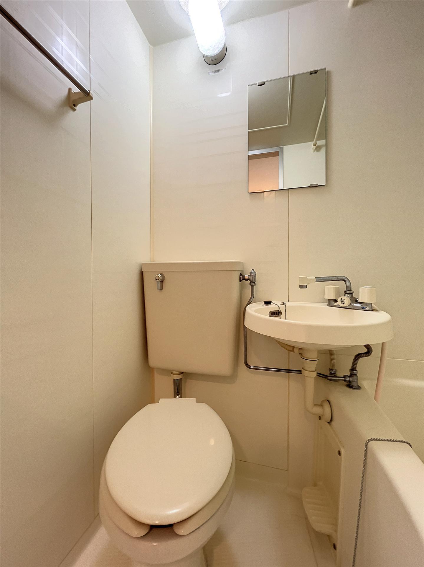 トイレ　同物件別のお部屋の写真のため、実際とは異なる場合がございます