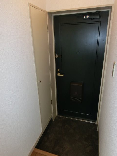 ラフォーレ桜丘の玄関写真