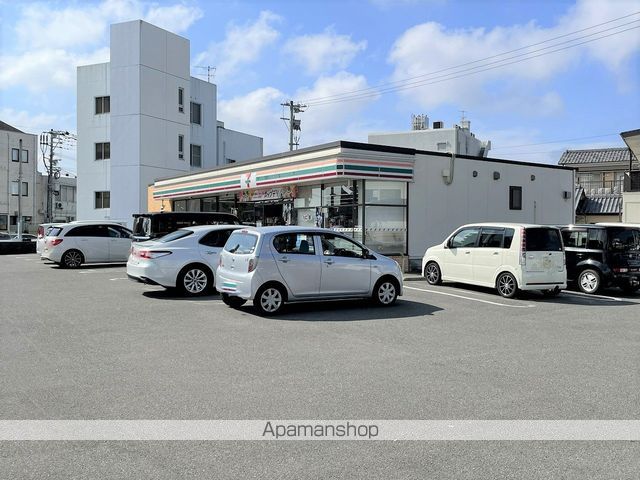 コンビニ　セブン－イレブン宮崎中村東２丁目店（コンビニ）まで303m