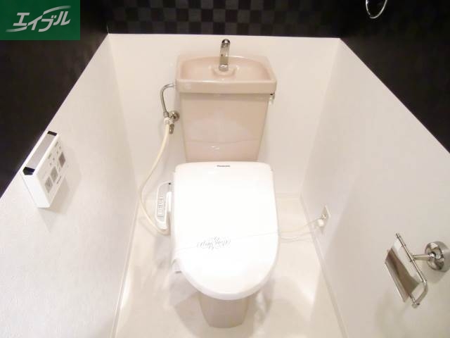 トイレ　ウォシュレット付き