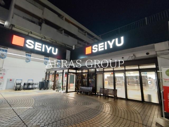 スーパー　西友 新ゆりグリーンタウン店（スーパー）まで930m