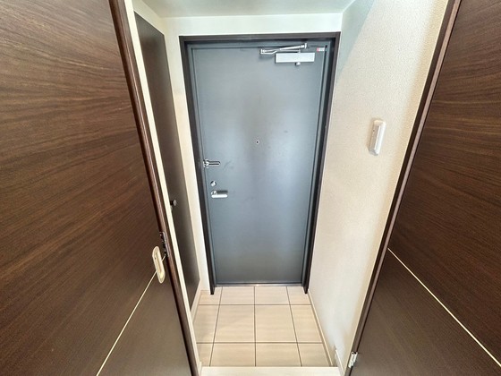 玄関　※別部屋の写真です
