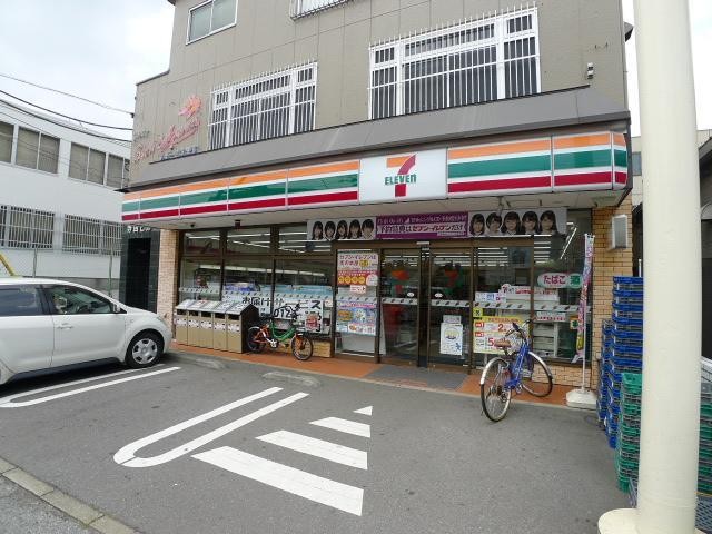コンビニ　セブンイレブン（コンビニ）まで104m