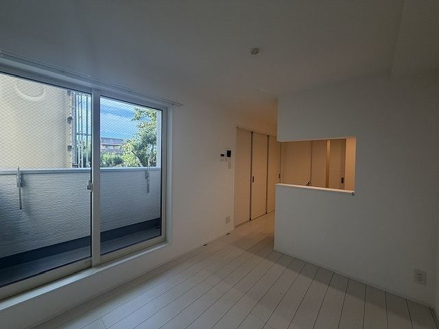 エクシア前原駅A棟の居間写真
