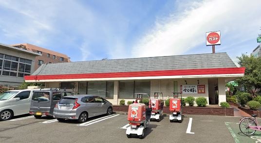 飲食店　ガスト（飲食店）まで434m