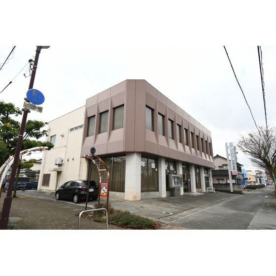 銀行　新湊信用金庫富山支店（銀行）まで444m