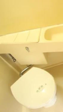 ＪＲ山手線 目白駅 徒歩4分 4階建 築46年のトイレ写真